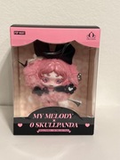 kolekcjonerski breloczek my melody x skullpanda popmart