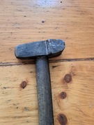 Stary młotek kowalski, kształtka