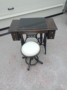 Stolik z maszyny do szycia singer