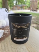 Świeca sojowa LB o delikatnym męskim zapachu