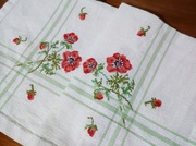 Ręcznie haftowana serweta 57x54