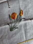 Obrusek świąteczny /wiosenny żółte tulipany wymiary 83/85 cm 
