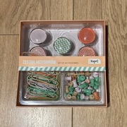 Zestaw pinezek, magnesów i spinaczy