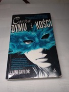 Córka dymu i kości. Laini Taylor 