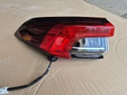 Lampa tylną lewą w błotnik do Toyota Corolla e21 sedan lift 2025