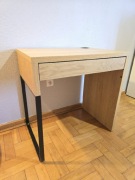 Biurko MICKE, Ikea, kolor: imitacji dębu, bardzo dobry stan