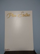 Plan stołów tablica drewniana złoty napis