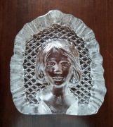 Szklana płaskorzeźba kobiety Vintage