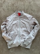 GUESS bomberka damska kurtka beżowa S lekka satynowa klasyczna