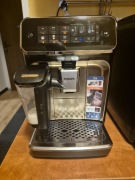 Ekspres Phillips LatteGo EP3347