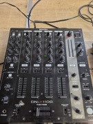Mikser DJ Denon X-1000 z walizką