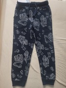 Nowe granatowe spodnie dresowe dla chłopca koparki pojazdy budowlane 116