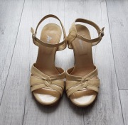 Damskie sandały na obcasie beżowe skórzane lakierowane  Ann 35