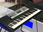 Yamaha 5 oktaw USB pełnowymiarowa klawiatura statyw