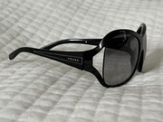 Prada, okulary przeciwsłoneczne damskie, czarne, cieniowane szkła