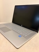  Laptop HP 17 QUAD 8GB 256SSD FULL HD PODŚWIETLANA KLAWIATURA