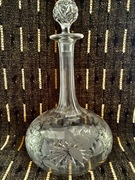 Karafka szklana z nacięciami 