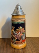 Niemiecki kufel piwny z pokrywą relief FOREIGN 23 cm vintage