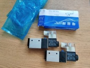 Elektrozawór pneumatyczny 3/2 3V210-08 1/4 cewka 24VDC NOWE 60zł 2szt