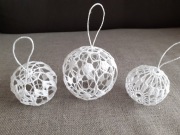 BOMBKI SZYDEŁKOWE RĘCZNIE ROBIONE 3 szt (6) 