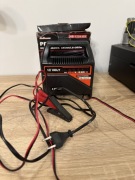 Prostownik samochodowy 12V 4A HB-1204-GS