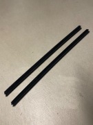 Wewnętrzne przyszybowe listwy zbierające Dodge Durango