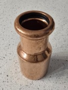 Redukcja miedziana zaciskana 35 x 22 mm – system M