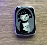 Kobieta i kot, magnes na lodówkę, malowany kamień