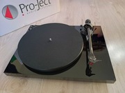 Gramofon Pro-Ject Debut Carbon 2M-RED DC Piano Black  			