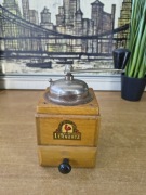 Zabytkowy młynek do kawy C.A. LEHNARTZ