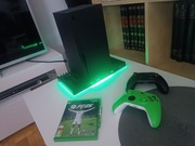 Xbox Series X, 2 pady, stacja z ładowarką padów, FC 25 i inne gry