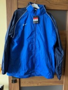 NOWA Kurtka Nike Team Rain Vintage 2010 – Rozmiar L (183 cm) – Deadstock
