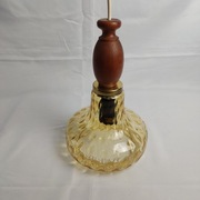 Lampa wisząca miodowa- szkło - drewno - stan bardzo dobry - lata 70/80
