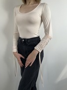 Beżowe body z długim rękawem i marszczeniem rozm. S/M