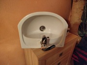 Umywalka wraz z baterią szerokość 40cm długość 33cm 