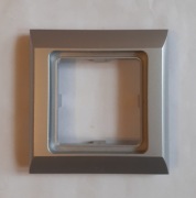 Ramka pojedyncza Hager Polo Optima srebrna- używana