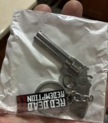 Brelok metalowy duży rewolwer Red dead redemption