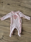 Little Nutmeg pajacyk niemowlęcy śpioszki piżamka różowy I love my mummy 56