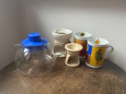 zestaw dzbanek dwa kubki dwa kominki zapachowe