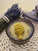 Świeca z wosku pszczelego 200g z lawendą | szkło fioletowe z pokrywką