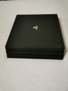 PS4 pro CUH-7216B 9 gier, stacja dokująca, cztery pady.