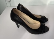 Czarne szpilki open toe