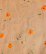 satynowa serweta obrus haftowany w jesiennych kolorach.