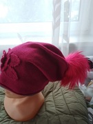 Czapka damska z pomponem 