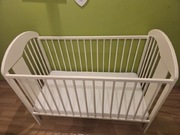 Łóżko z materacem