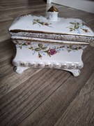 Szkatułka porcelanowa