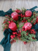 Wieniec adwentowy na sztucznym podkładzie 