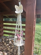 Makramowy kwietnik w stylu Boho z kwiatem