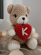 Ręcznie robiony miś z sercem Handmade | idealny prezent na Walentynki