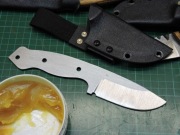 Klinga "Mały Alfa" Blank Bushcraft Nóż Ręcznie Robiony Resor